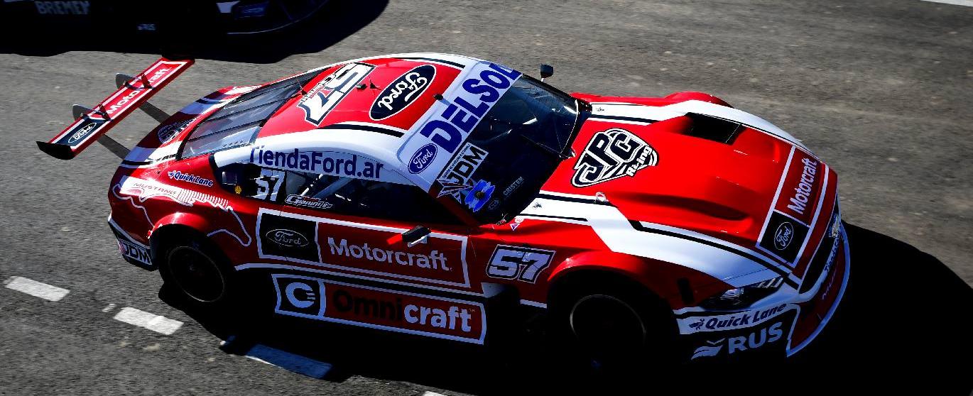 Auto de Juan Pablo Gianini y JPG Racing visto desde pista