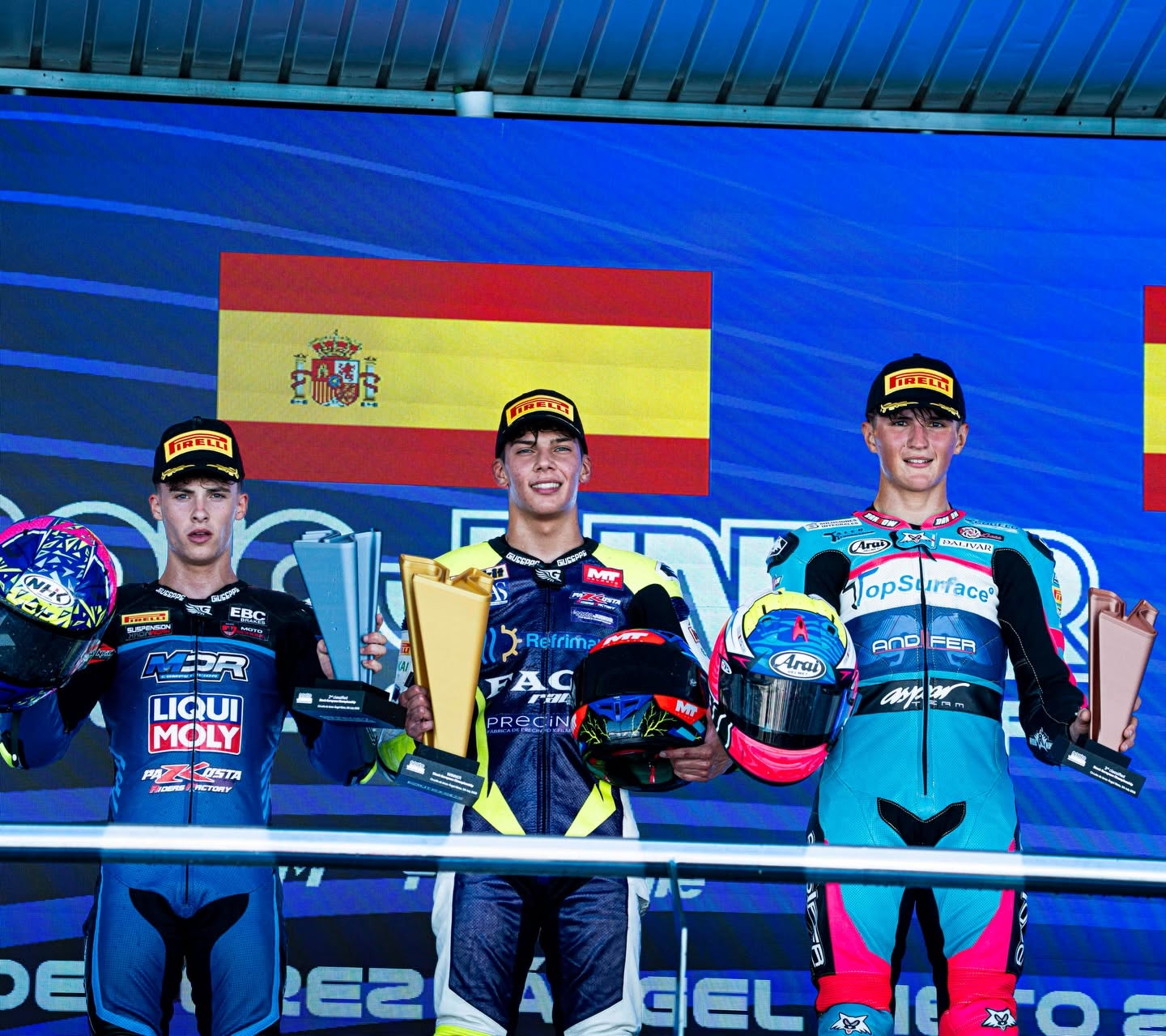 Podio del FIM MotoJunior World Championship con un piloto de MDR Competición